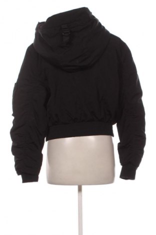 Dámska bunda  Bershka, Veľkosť M, Farba Čierna, Cena  31,95 €