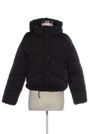 Дамско яке Pull&Bear, Размер S, Цвят Черен, Цена 57,99 лв.