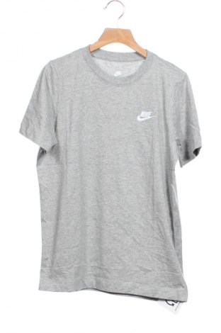 Dětské tričko  Nike, Velikost 11-12y/ 152-158 cm, Barva Šedá, Cena  699,00 Kč