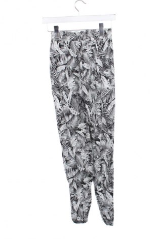 Детски панталон Unbranded, Размер 12-13y/ 158-164 см, Цвят Многоцветен, Цена 12,99 лв.