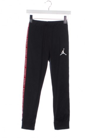 Kinder Sporthose Air Jordan Nike, Größe 9-10y/ 140-146 cm, Farbe Schwarz, Preis 46,99 €