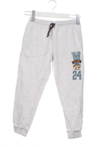 Kinder Sporthose C&A, Größe 5-6y/ 116-122 cm, Farbe Mehrfarbig, Preis € 10,99