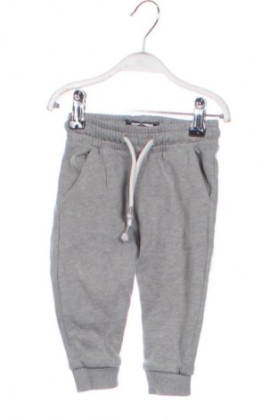 Kinder Sporthose Next, Größe 9-12m/ 74-80 cm, Farbe Grau, Preis 11,99 €