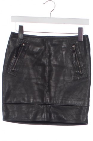 Δερμάτινη φούστα Gestuz, Μέγεθος XS, Χρώμα Μαύρο, Τιμή 246,37 €