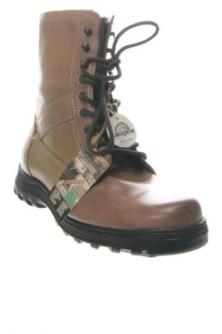 Férfi cipők
 Lumberjack, Méret 41, Szín Bézs, Ár 28 259 Ft