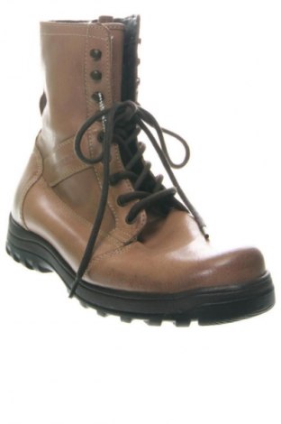 Férfi cipők
 Lumberjack, Méret 41, Szín Bézs, Ár 28 259 Ft