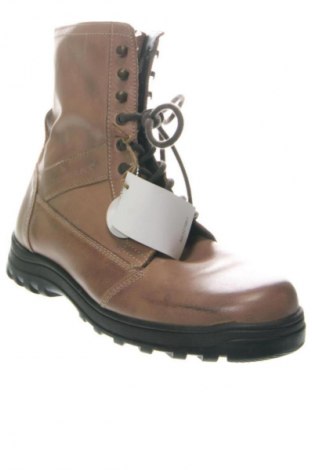 Férfi cipők
 Lumberjack, Méret 45, Szín Bézs, Ár 28 259 Ft