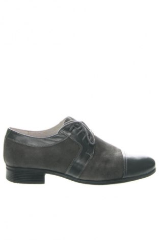 Férfi cipők
 Unbranded, Méret 41, Szín Szürke, Ár 13 859 Ft