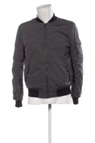 Geacă de bărbati Pull&Bear, Mărime M, Culoare Gri, Preț 177,99 Lei