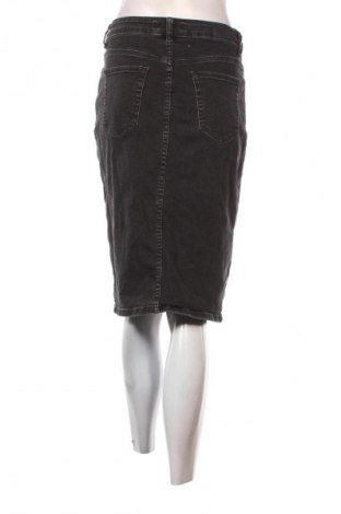 Spódnica Bella, Rozmiar M, Kolor Czarny, Cena 48,99 zł
