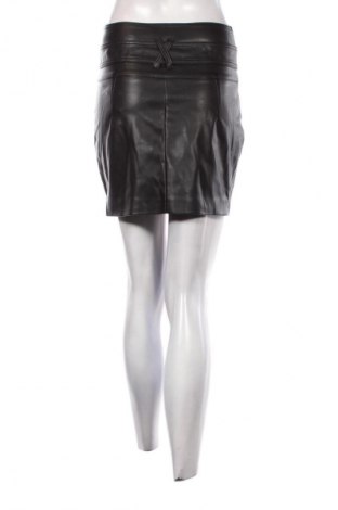 Φούστα Bershka, Μέγεθος S, Χρώμα Μαύρο, Τιμή 18,99 €