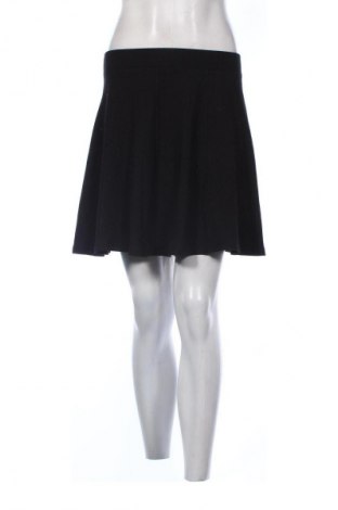 Пола Fb Sister, Размер M, Цвят Черен, Цена 19,00 лв.