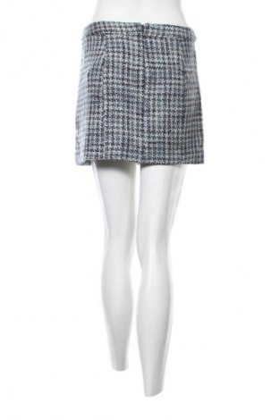 Пола Guess, Размер S, Цвят Многоцветен, Цена 117,99 лв.