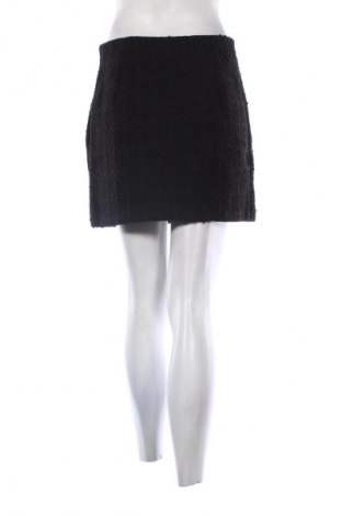 Пола H&M, Размер M, Цвят Черен, Цена 31,16 лв.