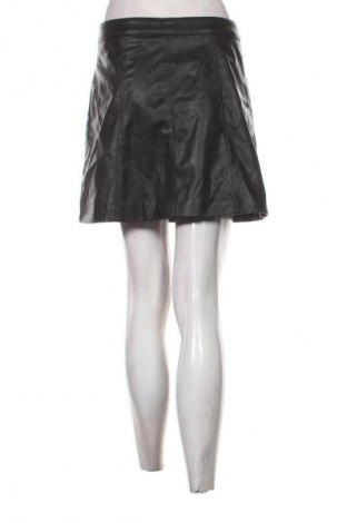 Пола H&M Divided, Размер M, Цвят Черен, Цена 17,99 лв.