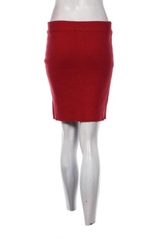 Пола Janina, Размер M, Цвят Червен, Цена 14,99 лв.