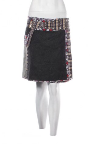 Fustă Moshiki, Mărime M, Culoare Multicolor, Preț 48,99 Lei