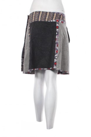 Fustă Moshiki, Mărime M, Culoare Multicolor, Preț 48,99 Lei