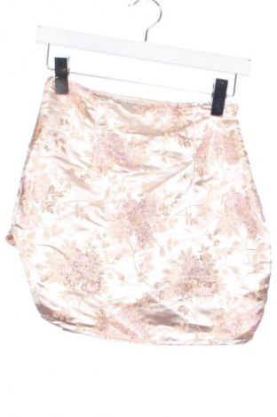 Szoknya Pretty Little Thing, Méret XXS, Szín Sokszínű, Ár 3 800 Ft