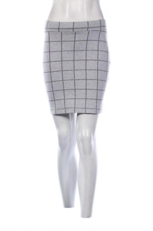 Пола Reserved, Размер S, Цвят Многоцветен, Цена 19,00 лв.