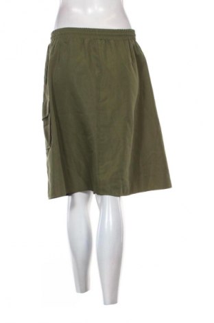 Пола SHEIN, Размер S, Цвят Зелен, Цена 10,00 лв.