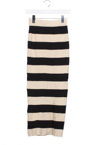 Пола SHEIN, Размер XS, Цвят Многоцветен, Цена 13,99 лв.