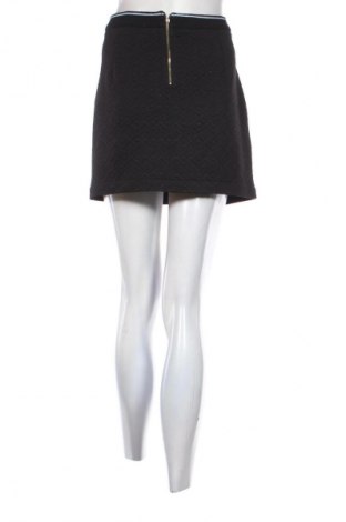 Пола Tommy Hilfiger, Размер L, Цвят Многоцветен, Цена 51,99 лв.