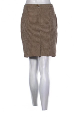 Пола Unbranded, Размер S, Цвят Многоцветен, Цена 19,00 лв.