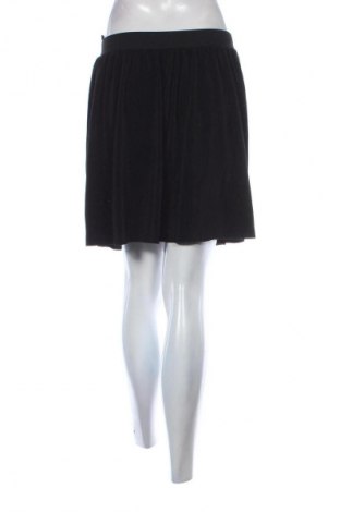 Пола VILA, Размер L, Цвят Черен, Цена 19,99 лв.