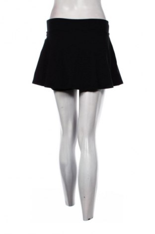 Пола-панталон Nike, Размер S, Цвят Черен, Цена 42,99 лв.