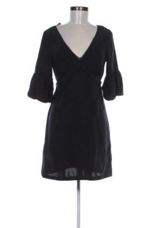 Рокля 3 Suisses, Размер M, Цвят Черен, Цена 57,99 лв.