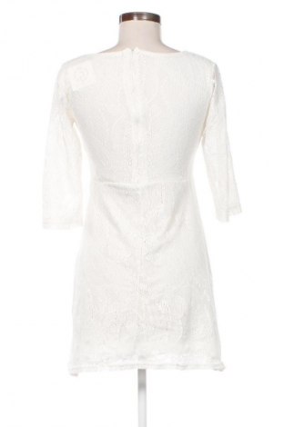 Kleid Adrom, Größe M, Farbe Weiß, Preis € 20,02