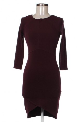 Ruha Bershka, Méret M, Szín Piros, Ár 7 199 Ft