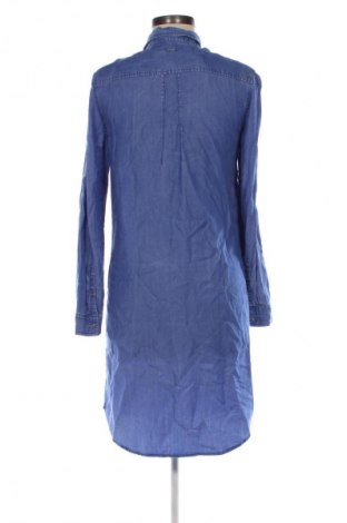 Рокля Calvin Klein Jeans, Размер S, Цвят Син, Цена 82,00 лв.