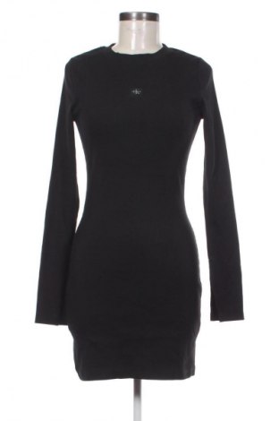 Рокля Calvin Klein Jeans, Размер S, Цвят Черен, Цена 157,99 лв.