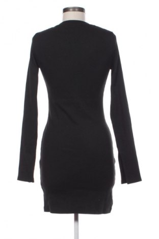 Рокля Calvin Klein Jeans, Размер S, Цвят Черен, Цена 157,99 лв.