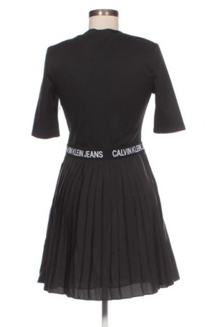 Rochie Calvin Klein Jeans, Mărime M, Culoare Negru, Preț 202,99 Lei