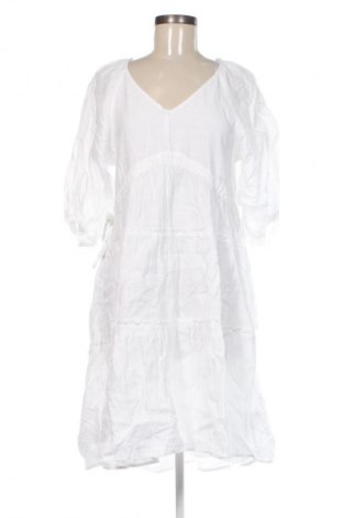 Рокля Carla Montanarini, Размер M, Цвят Бял, Цена 62,99 лв.