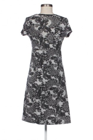 Рокля Chillytime, Размер S, Цвят Многоцветен, Цена 39,03 лв.