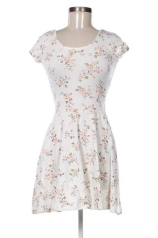 Рокля Clockhouse, Размер XS, Цвят Многоцветен, Цена 39,00 лв.