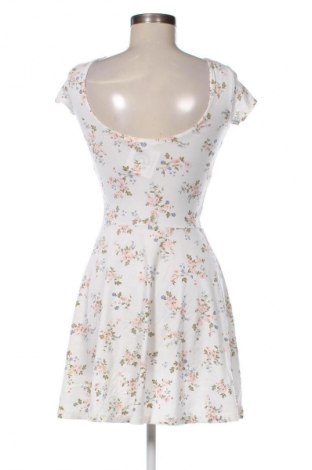 Рокля Clockhouse, Размер XS, Цвят Многоцветен, Цена 39,00 лв.