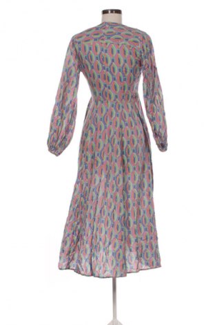 Рокля Closet London, Размер S, Цвят Многоцветен, Цена 60,99 лв.
