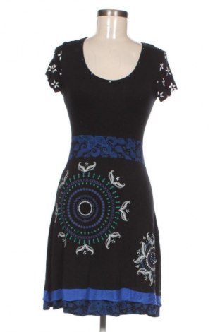 Рокля Desigual, Размер S, Цвят Многоцветен, Цена 61,99 лв.