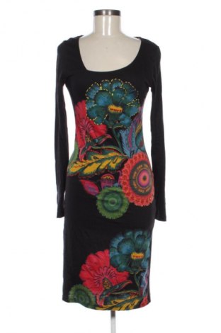Рокля Desigual, Размер S, Цвят Многоцветен, Цена 82,11 лв.