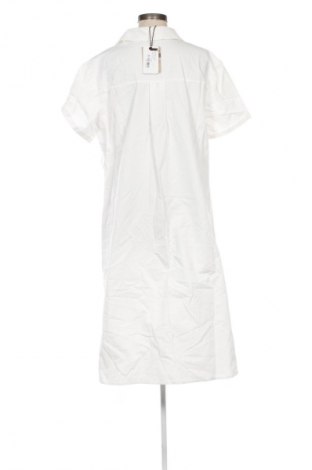 Ruha Dreimaster, Méret XL, Szín Fehér, Ár 59 839 Ft