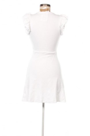 Рокля Even&Odd, Размер M, Цвят Бял, Цена 62,99 лв.