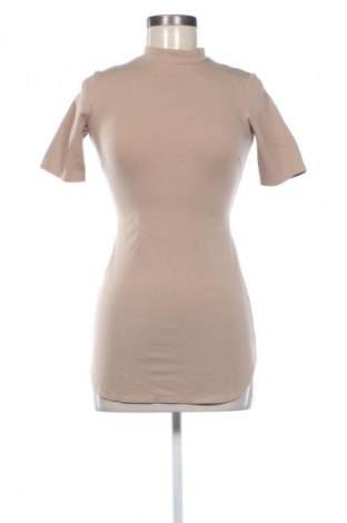 Φόρεμα Fashion nova, Μέγεθος XS, Χρώμα  Μπέζ, Τιμή 19,95 €