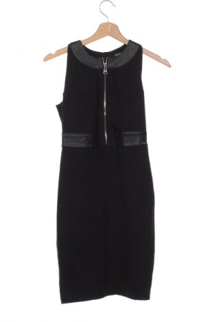 Ruha Guess, Méret S, Szín Fekete, Ár 24 439 Ft