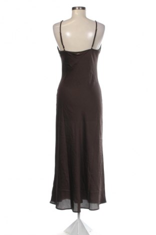 Рокля Guess, Размер M, Цвят Кафяв, Цена 112,99 лв.