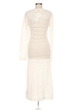 Ruha Guess, Méret L, Szín Ekrü
, Ár 63 669 Ft